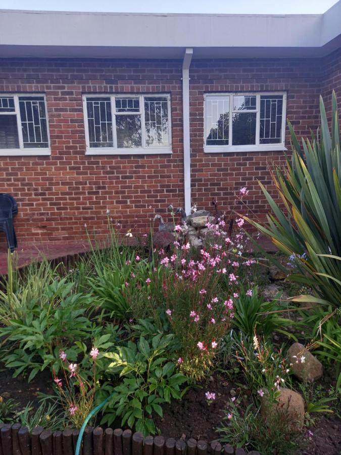 Gastehuis 17 Bloemfontein Exterior photo
