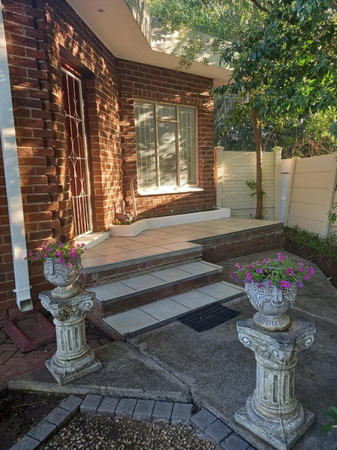 Gastehuis 17 Bloemfontein Exterior photo