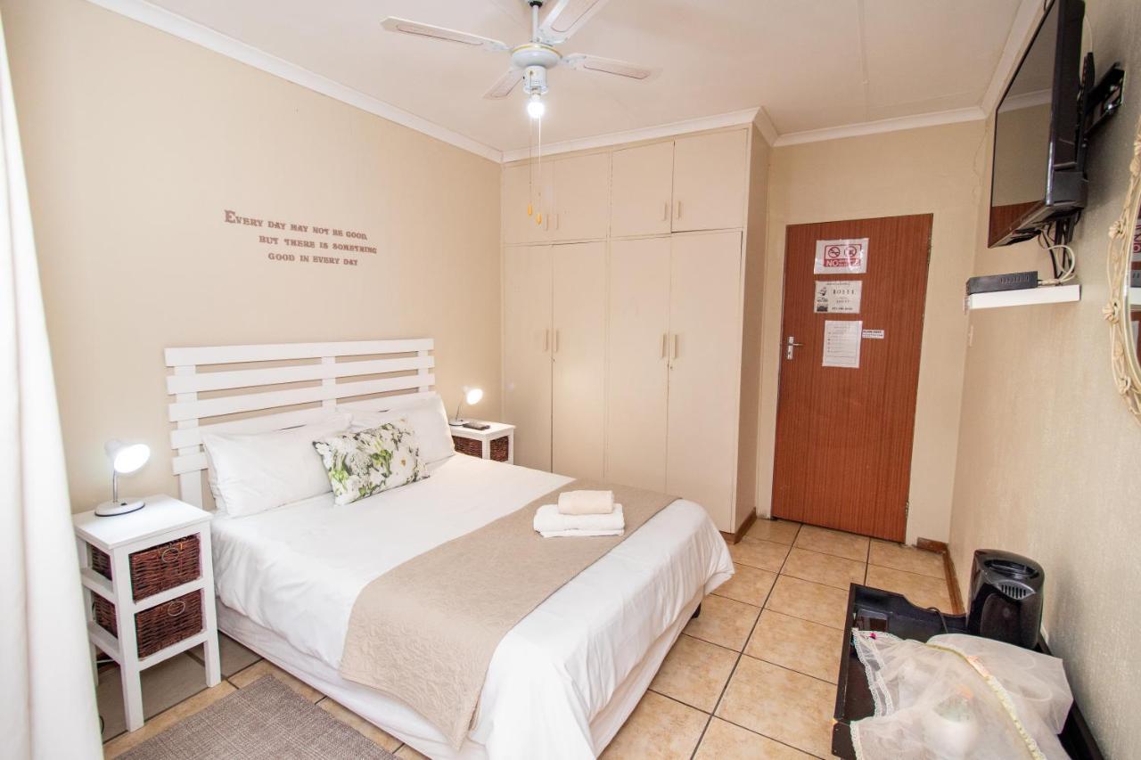 Gastehuis 17 Bloemfontein Exterior photo