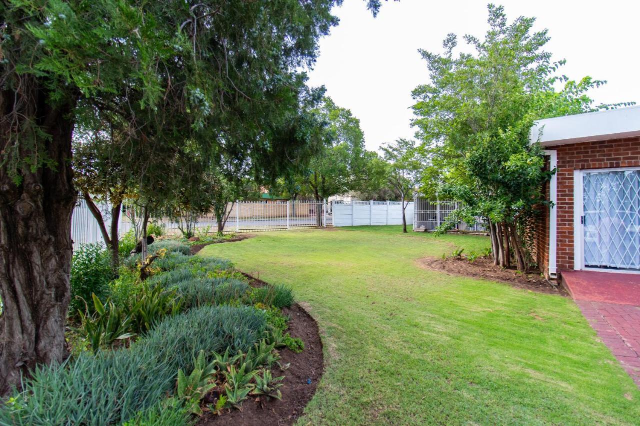 Gastehuis 17 Bloemfontein Exterior photo