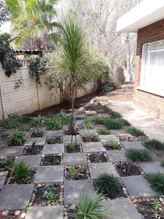 Gastehuis 17 Bloemfontein Exterior photo
